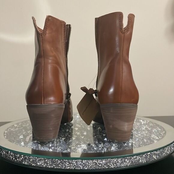 New with tags FRYE brown cognac genuine leather western country ankle booties - Picture 4 of 12